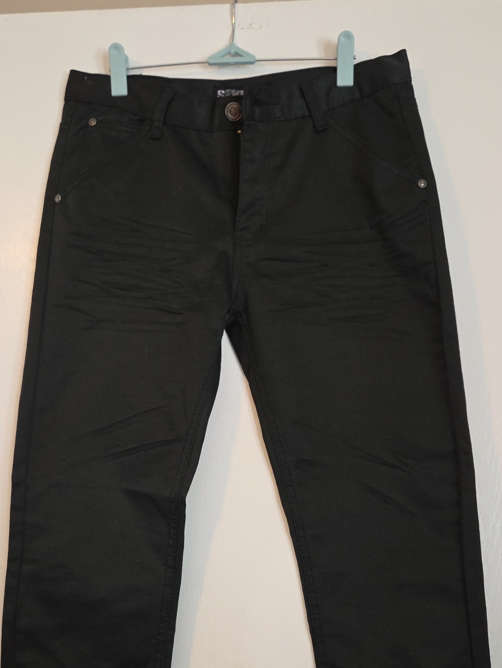Slim Straight Men's Jeans in Black — Classic Everyday Style